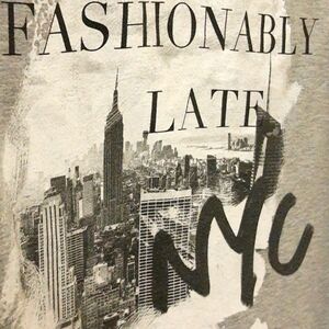 Joe Boxer New York NYC Fashionably Late 3/4 Sleeve Distressed Graphic Tee M